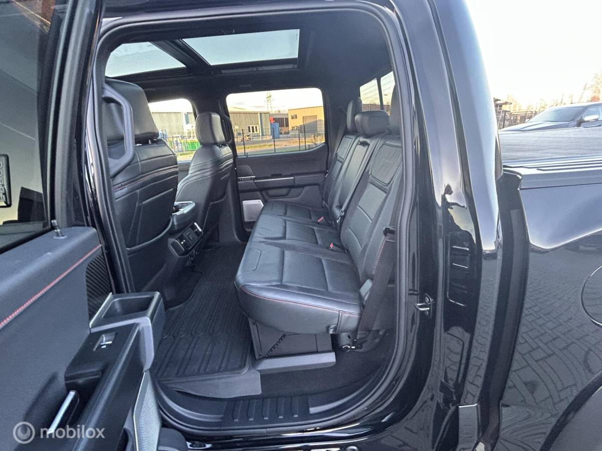 Ford F-150 Ford USA Raptor  37″ Performance package