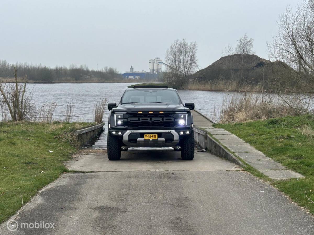 Ford F-150 Ford USA Raptor  37″ Performance package