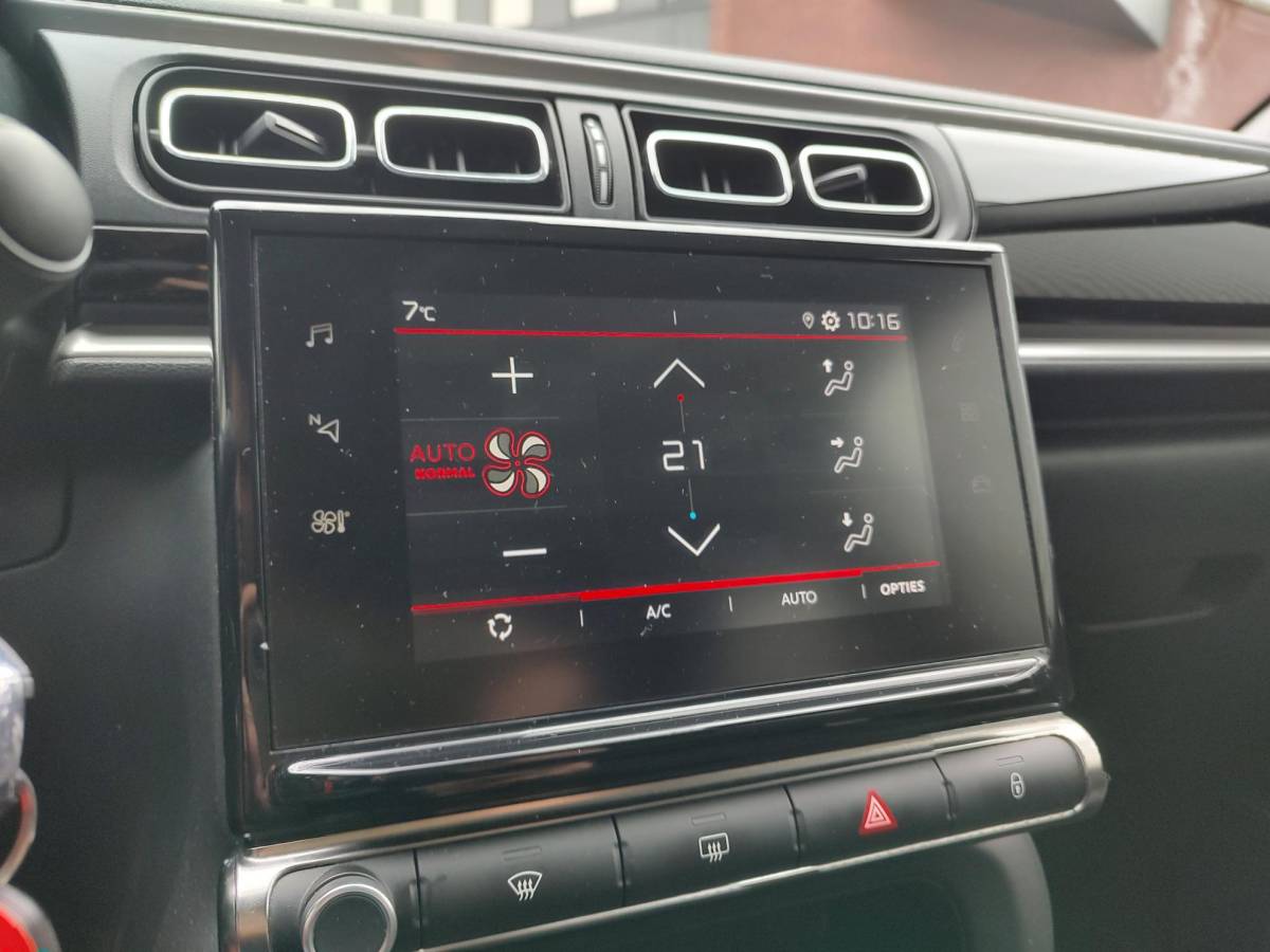 Citroën C3 Citroen C3 1.2 PureTech Shine Navi-Carplay Stoelverwarming Led Bi-Tone Nieuwe Distributieriem