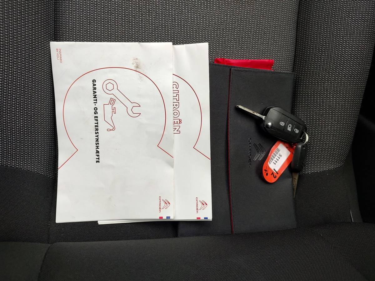 Citroën C3 Citroen C3 1.2 PureTech Shine Navi-Carplay Stoelverwarming Led Bi-Tone Nieuwe Distributieriem