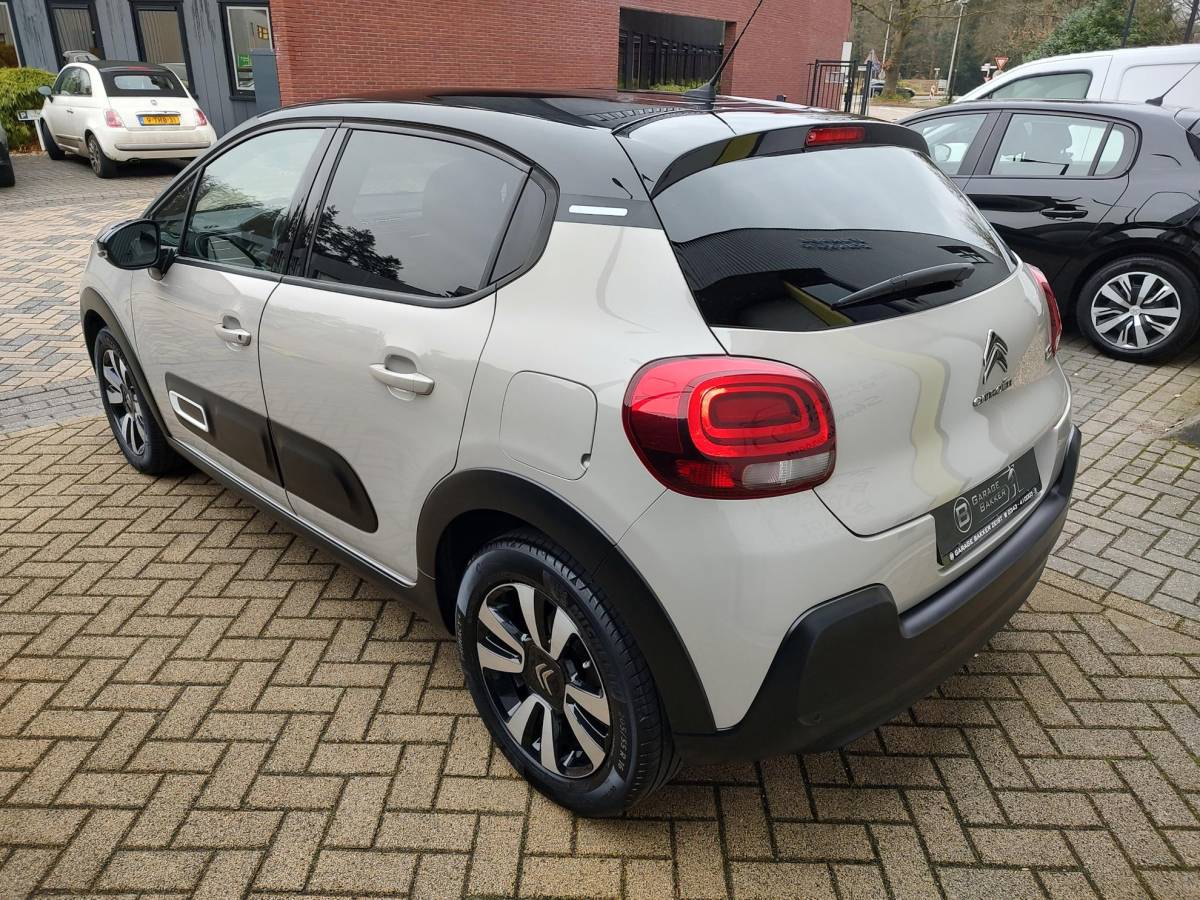 Citroën C3 Citroen C3 1.2 PureTech Shine Navi-Carplay Stoelverwarming Led Bi-Tone Nieuwe Distributieriem