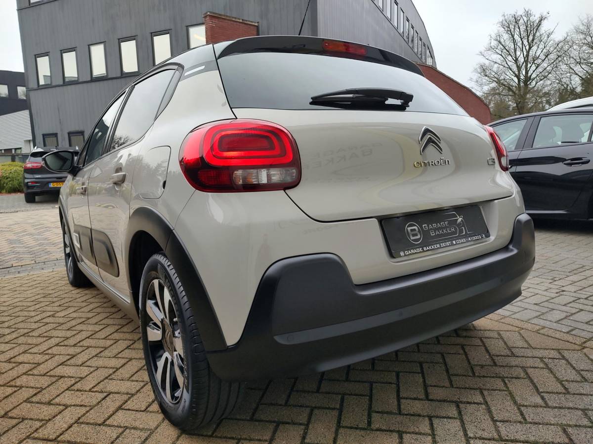 Citroën C3 Citroen C3 1.2 PureTech Shine Navi-Carplay Stoelverwarming Led Bi-Tone Nieuwe Distributieriem