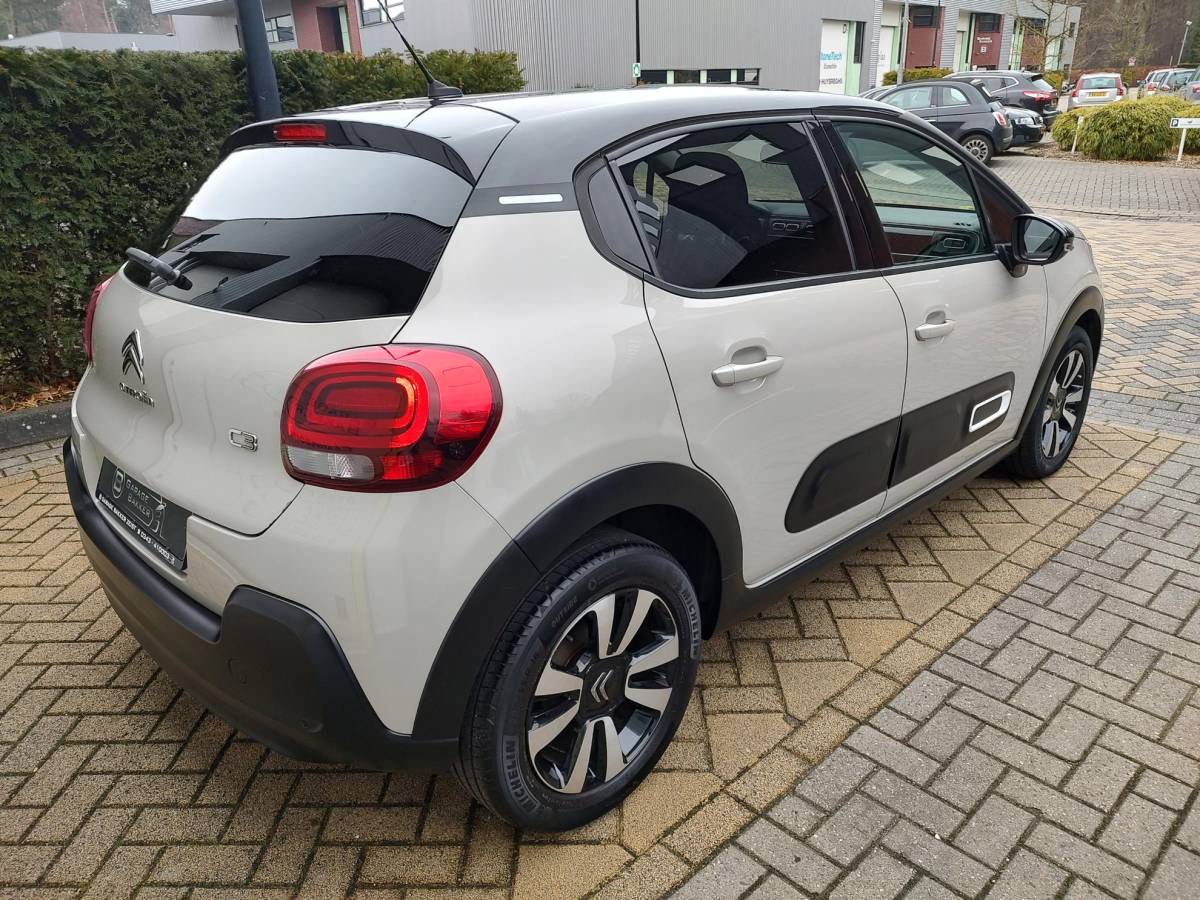 Citroën C3 Citroen C3 1.2 PureTech Shine Navi-Carplay Stoelverwarming Led Bi-Tone Nieuwe Distributieriem