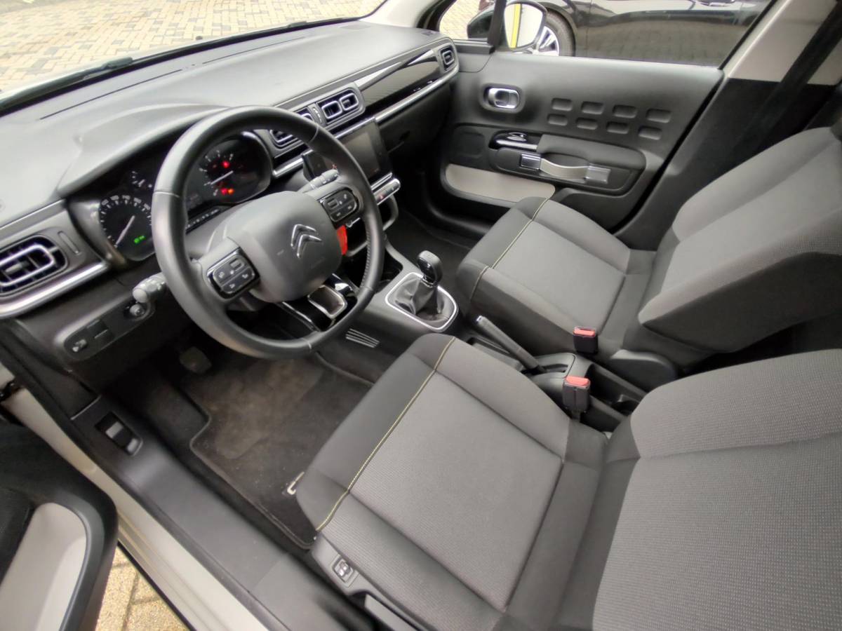Citroën C3 Citroen C3 1.2 PureTech Shine Navi-Carplay Stoelverwarming Led Bi-Tone Nieuwe Distributieriem