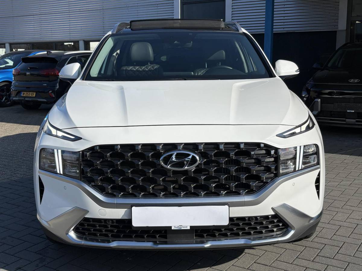 Hyundai Santa Fe Hyundai Santa Fe 1.6 T-GDI PHEV Premium Sky 7p. | Afneembare trekhaak | Panoramadak | Stoelverwarming | Adaptive cruise control | Camera | KRELL