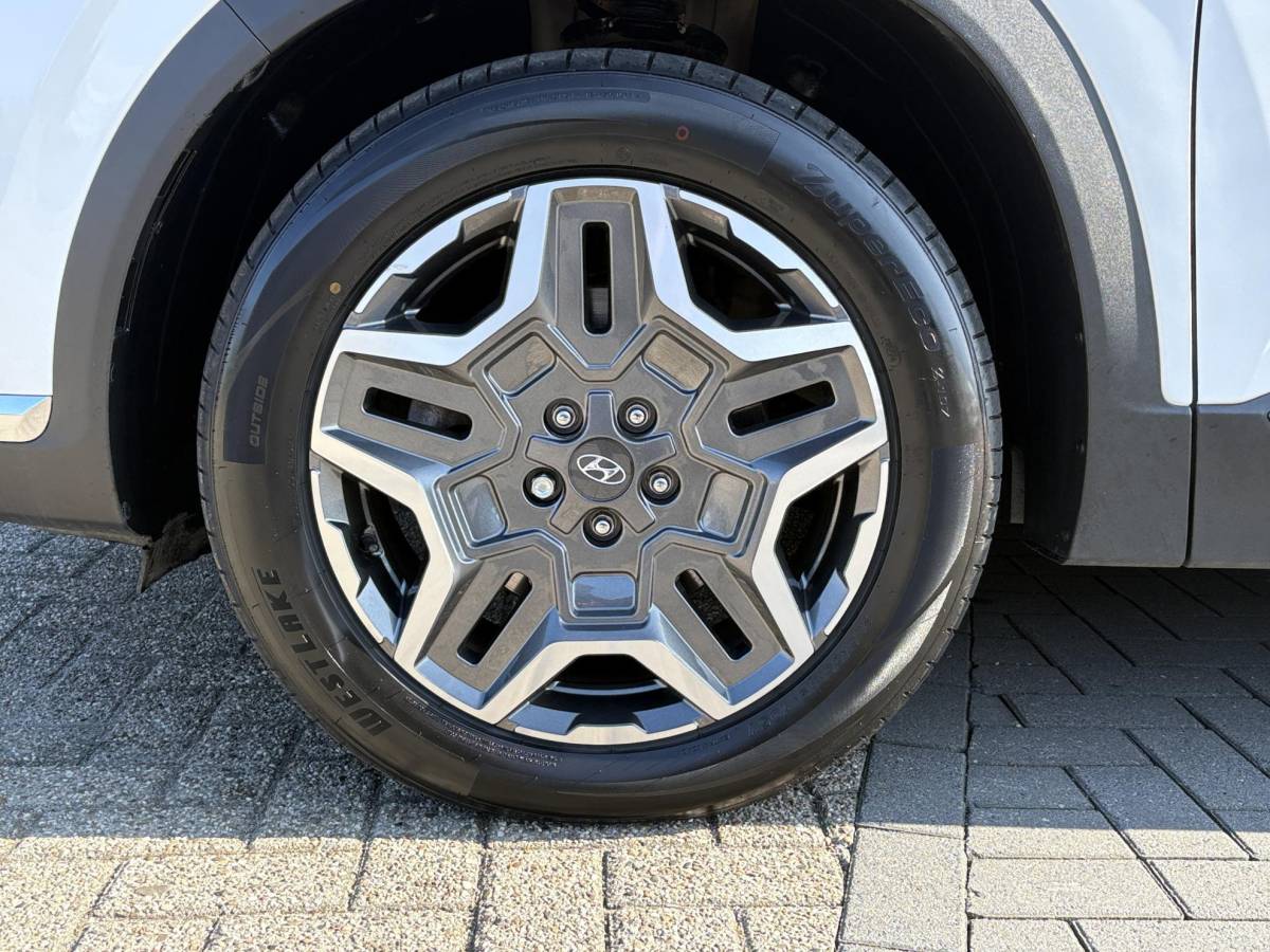 Hyundai Santa Fe Hyundai Santa Fe 1.6 T-GDI PHEV Premium Sky 7p. | Afneembare trekhaak | Panoramadak | Stoelverwarming | Adaptive cruise control | Camera | KRELL