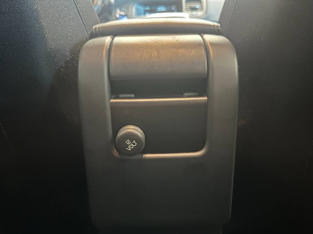 Volvo V60 Volvo V60 1.6 D2 KINETIC-uitv/CLIMA AIRCO/NAVIGATIE/CRUISE CONTROL/LM-VELGEN/AUX/BLUETOOTH/ISOFIX/TREKHAAK/APK+OH BIJ AFLEVERING