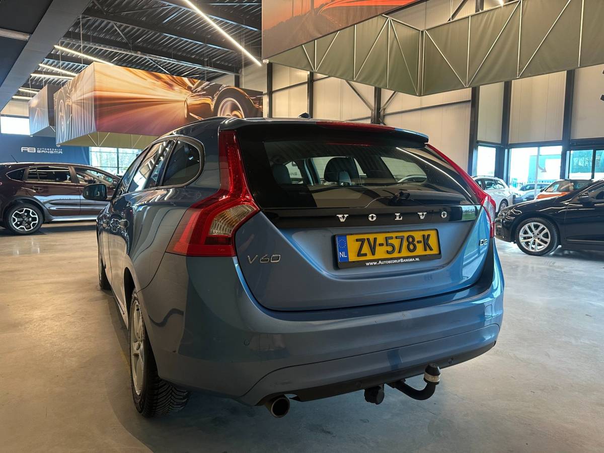 Volvo V60 Volvo V60 1.6 D2 KINETIC-uitv/CLIMA AIRCO/NAVIGATIE/CRUISE CONTROL/LM-VELGEN/AUX/BLUETOOTH/ISOFIX/TREKHAAK/APK+OH BIJ AFLEVERING