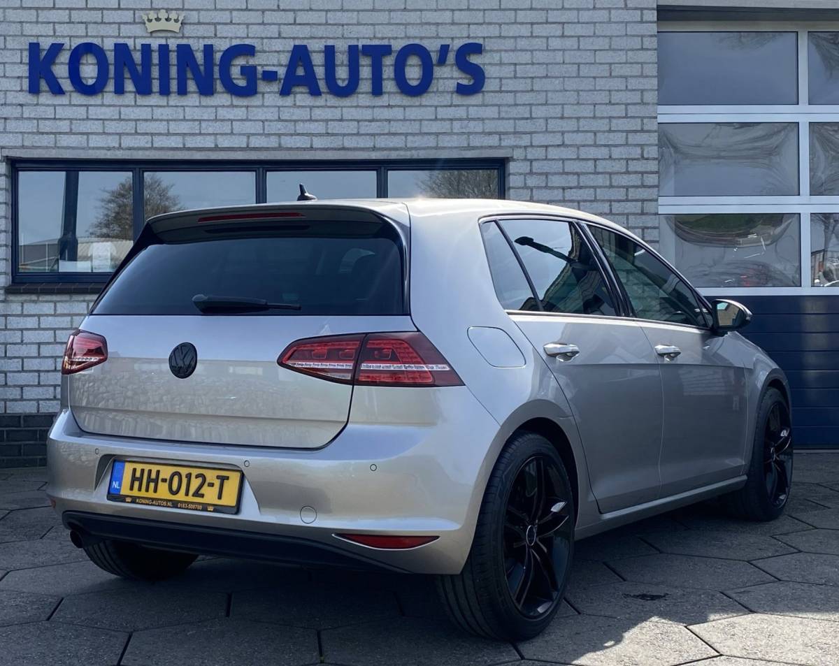 Volkswagen Golf Volkswagen Golf 1.0 TSI Business Edition Connected/ Clima/ LED/ PDC/ Privacyglass