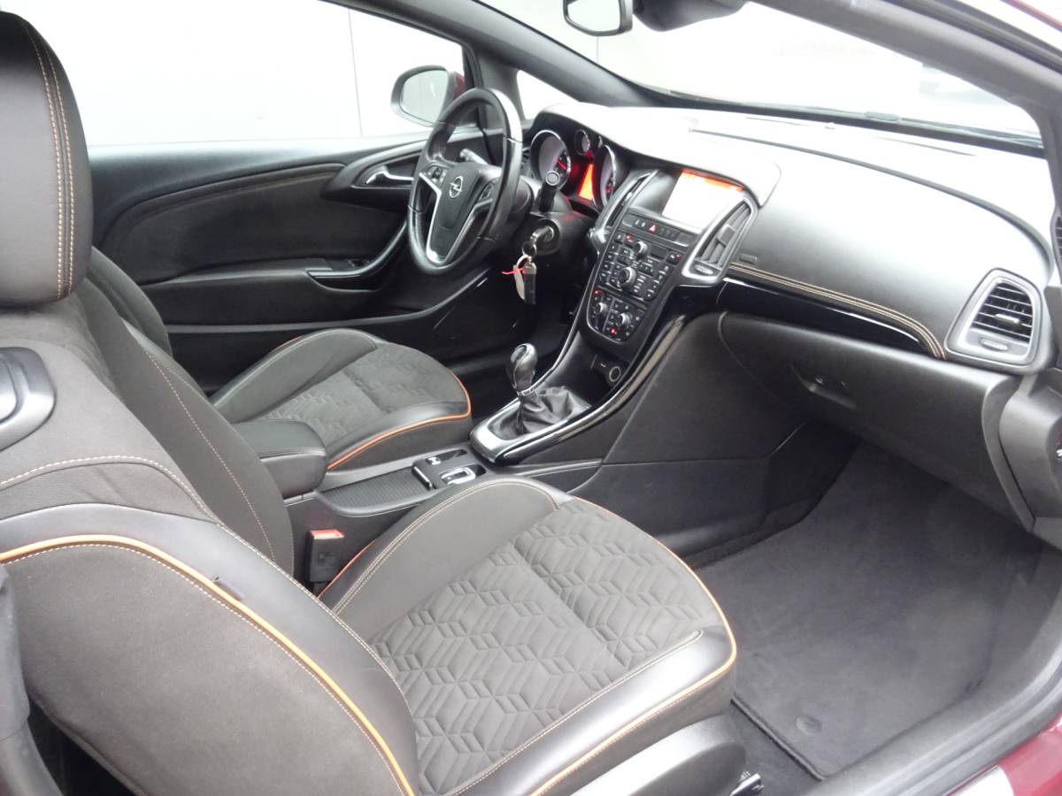 Opel Cascada Opel Cascada 1.4 Turbo ecoFLEX Cosmo * 19 INCH * NAVIGATIE !!