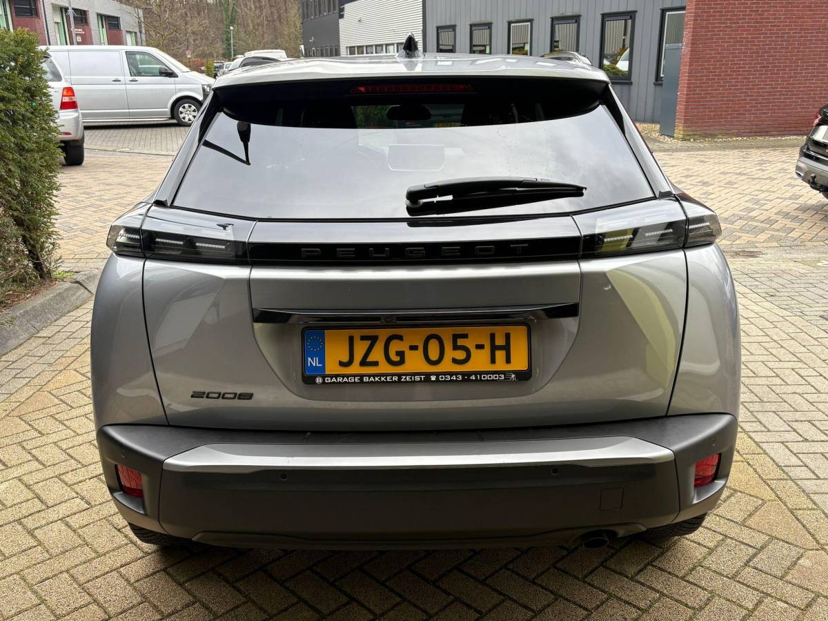 Peugeot 2008 Peugeot 2008 1.2 PureTech 100 Allure Groot Navigatie Led Camera Carplay Stoelverwarming