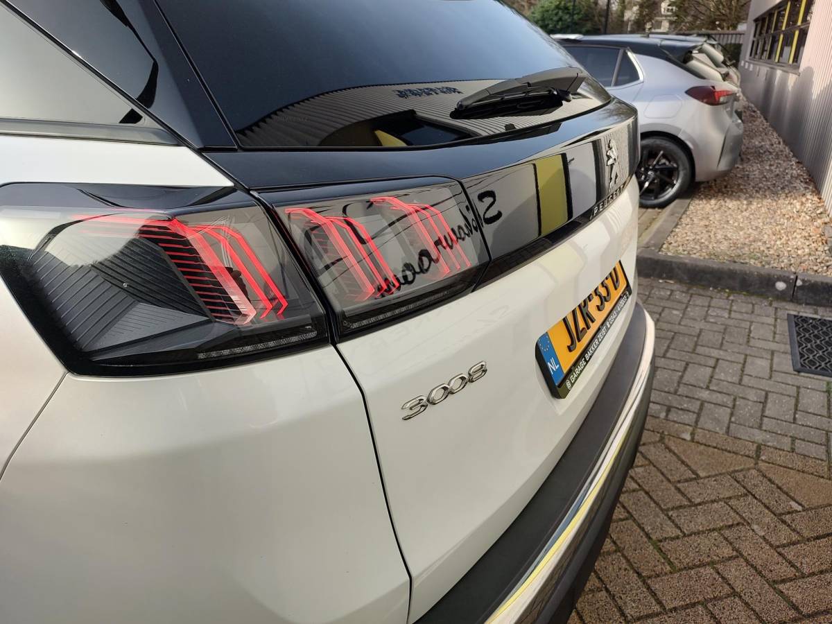 Peugeot 3008 Peugeot 3008 1.6 HYbrid 225 Allure Pack Business Adap-Cruise Navi Camera Led