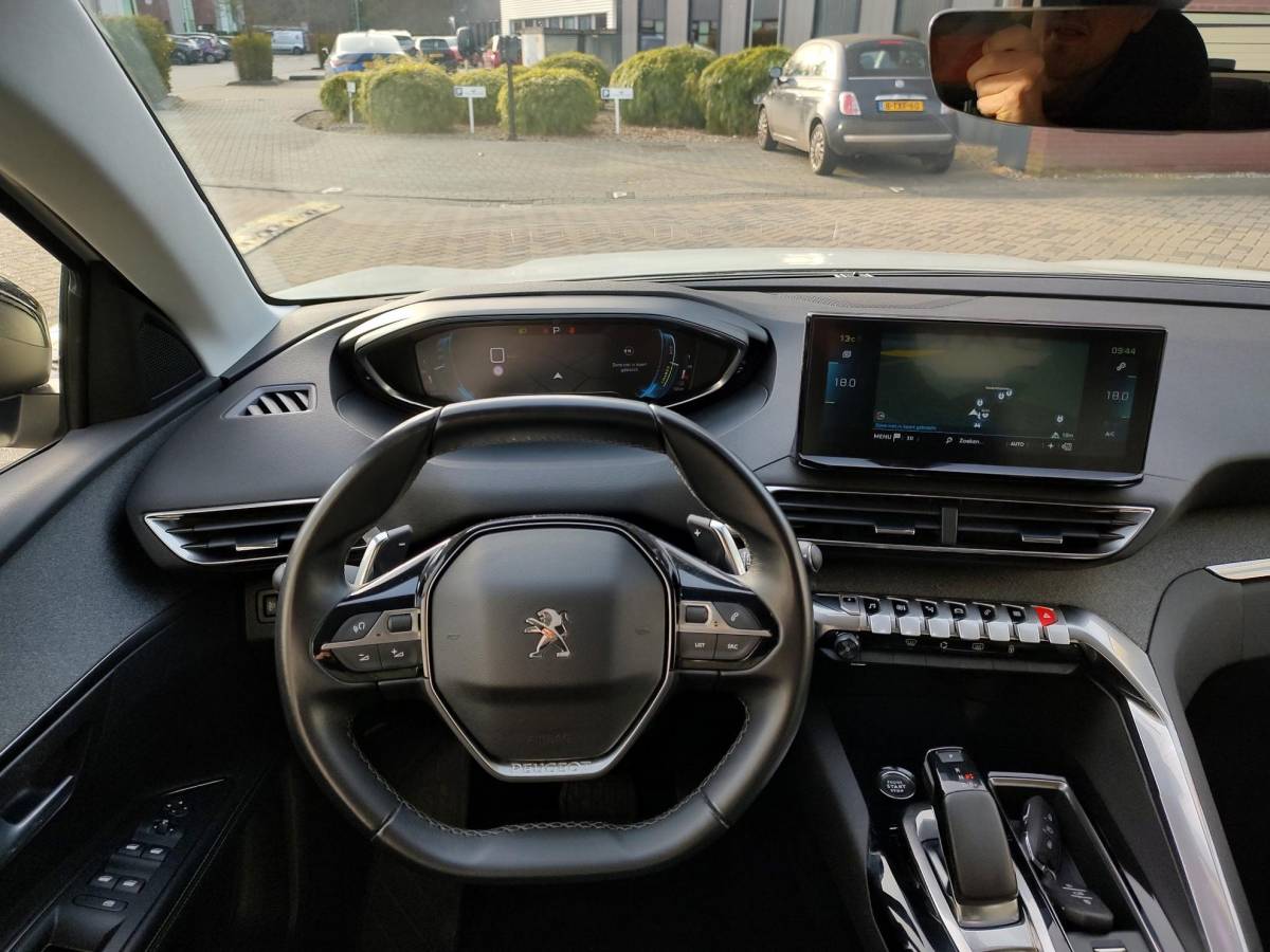 Peugeot 3008 Peugeot 3008 1.6 HYbrid 225 Allure Pack Business Adap-Cruise Navi Camera Led