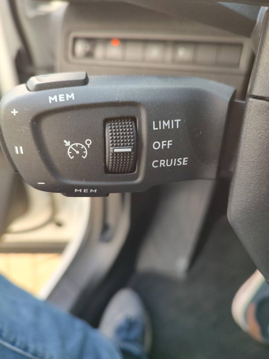 Peugeot 3008 Peugeot 3008 1.6 HYbrid 225 Allure Pack Business Adap-Cruise Navi Camera Led