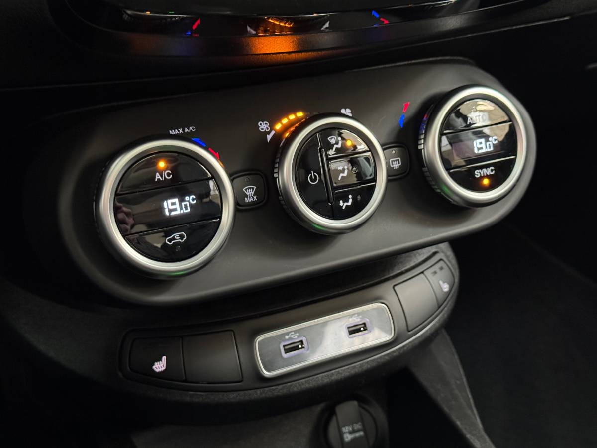Fiat 500X Fiat 500 X 1.5 Hybrid Dolcevita Special Edition |Full Led|Pano|Camera|Keyless|Dab|Half leder|