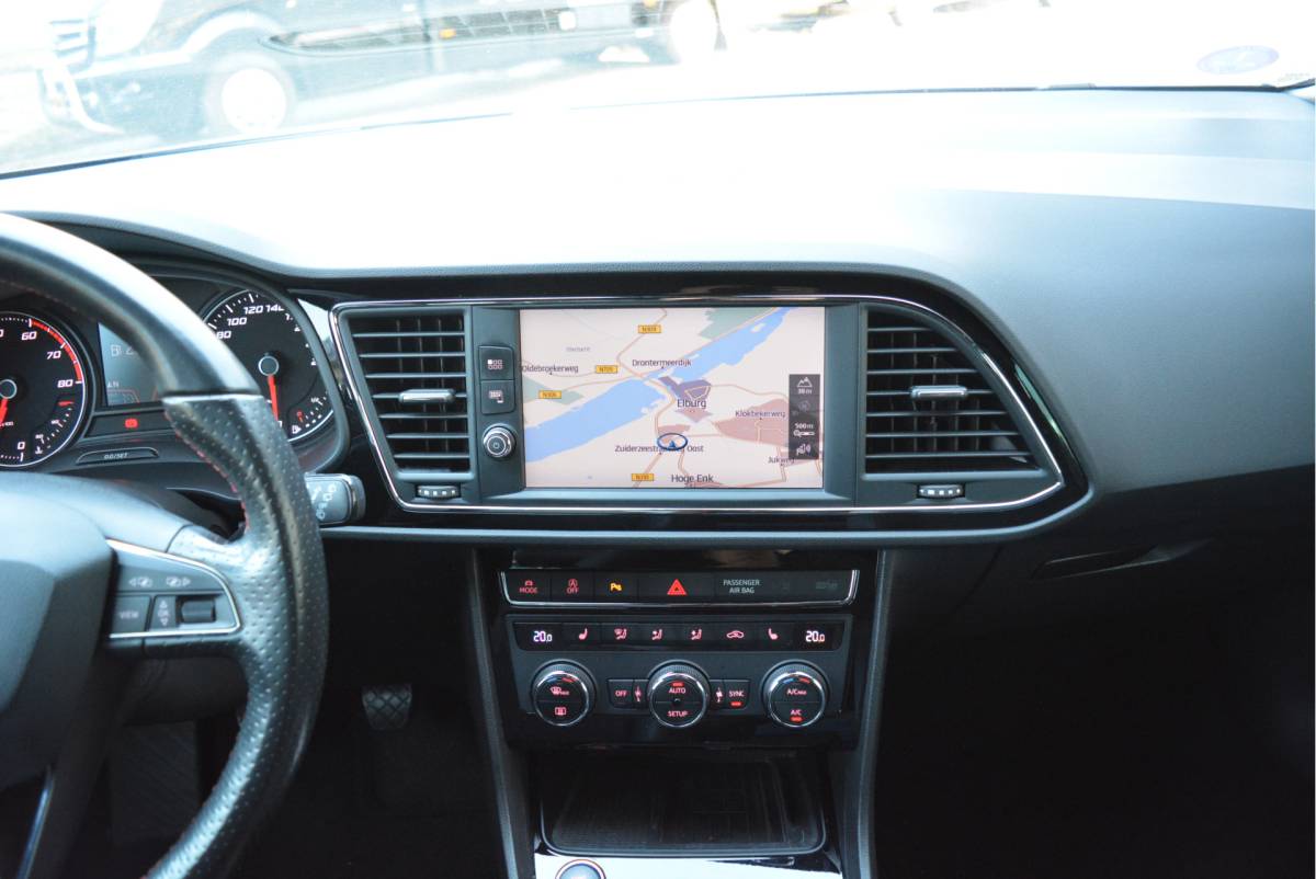 SEAT Leon SEAT Leon 1.5 150PK TSI FR Business Intense —VERKOCHT—