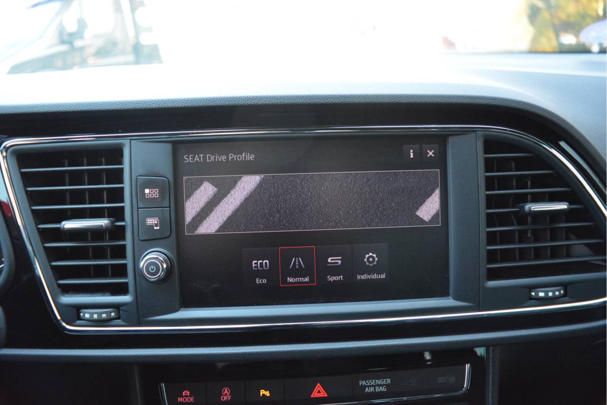 SEAT Leon SEAT Leon 1.5 150PK TSI FR Business Intense —VERKOCHT—