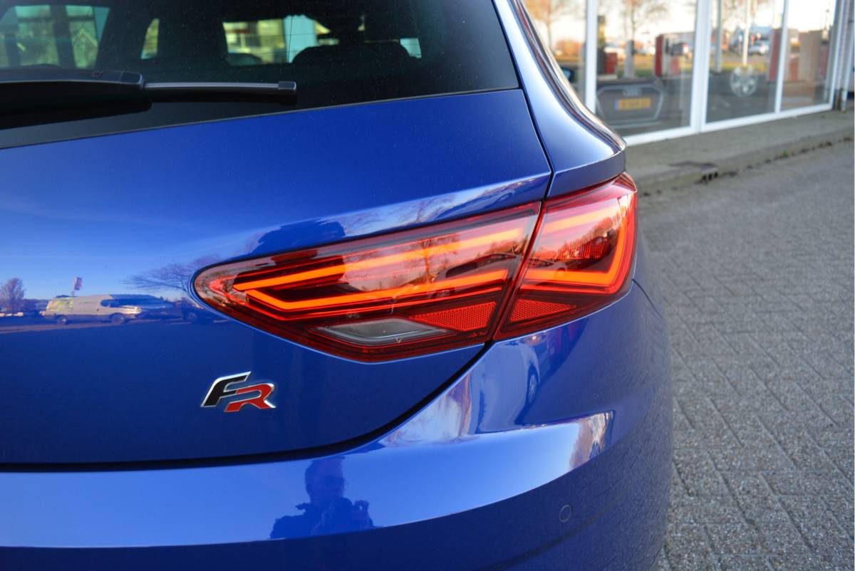 SEAT Leon SEAT Leon 1.5 150PK TSI FR Business Intense —VERKOCHT—