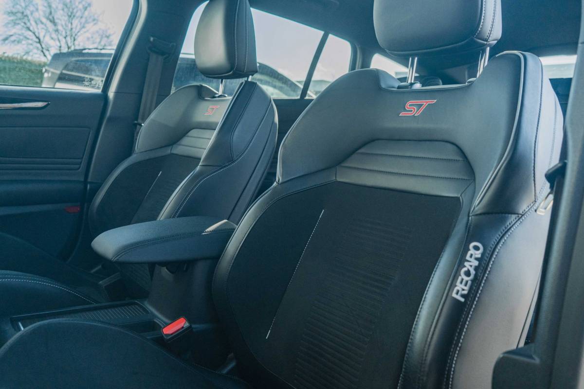 Ford Focus Ford Focus Wagon 2.3 EcoBoost ST-3 PERFORMANCE / Virtual / Full options!