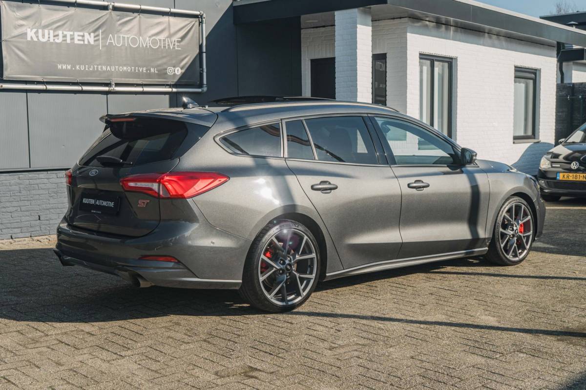 Ford Focus Ford Focus Wagon 2.3 EcoBoost ST-3 PERFORMANCE / Virtual / Full options!