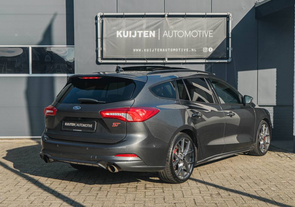 Ford Focus Ford Focus Wagon 2.3 EcoBoost ST-3 PERFORMANCE / Virtual / Full options!