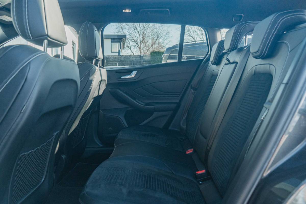 Ford Focus Ford Focus Wagon 2.3 EcoBoost ST-3 PERFORMANCE / Virtual / Full options!