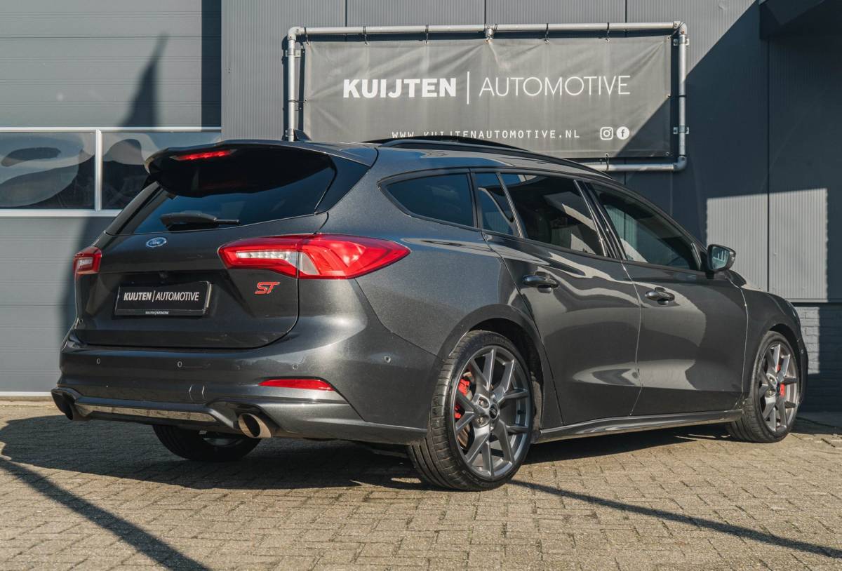 Ford Focus Ford Focus Wagon 2.3 EcoBoost ST-3 PERFORMANCE / Virtual / Full options!