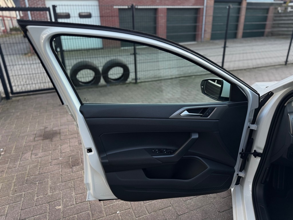 Volkswagen Polo Volkswagen Polo 1.0 TGI COMF.L. BUS.  CNG / CARPLAY / NAVI / ADAP. CRUISECONTROL / LED / DEALERONDERHOUDEN!