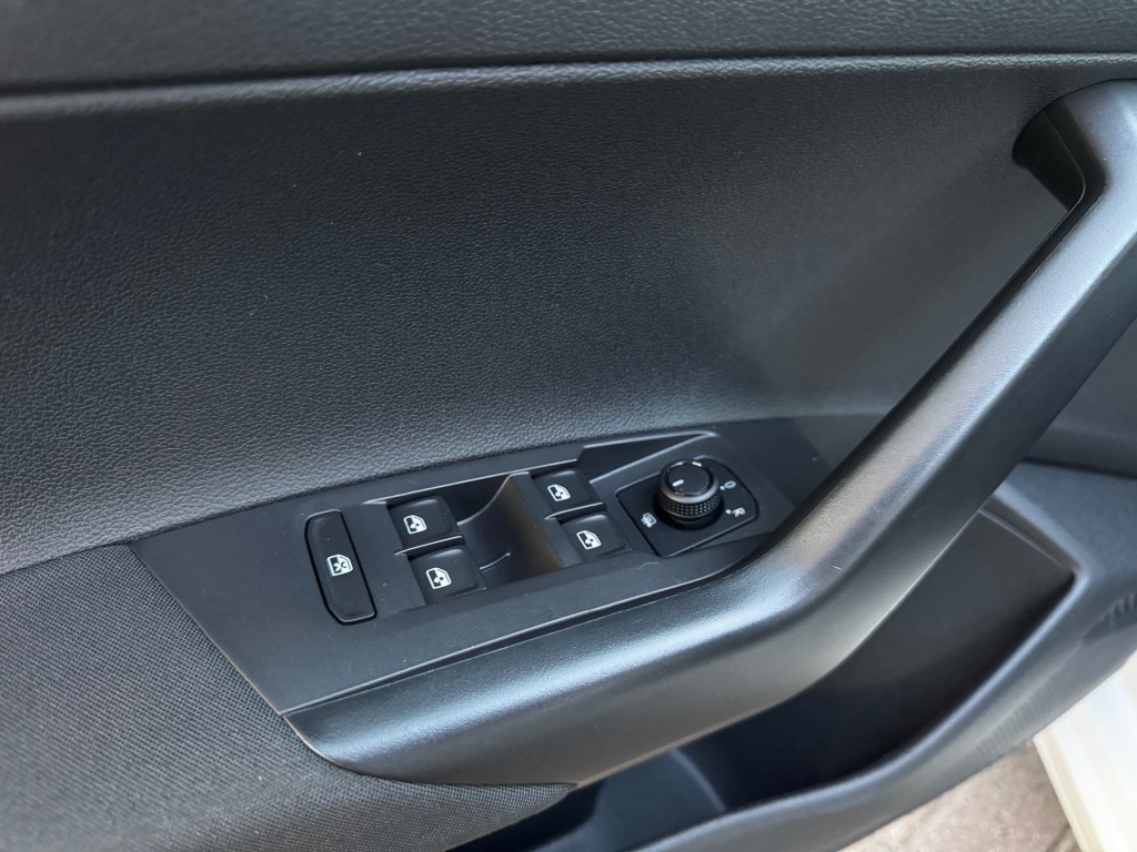 Volkswagen Polo Volkswagen Polo 1.0 TGI COMF.L. BUS.  CNG / CARPLAY / NAVI / ADAP. CRUISECONTROL / LED / DEALERONDERHOUDEN!