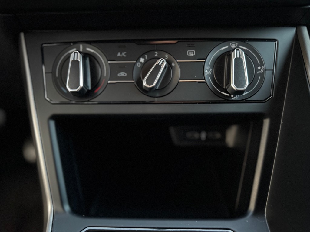 Volkswagen Polo Volkswagen Polo 1.0 TGI COMF.L. BUS.  CNG / CARPLAY / NAVI / ADAP. CRUISECONTROL / LED / DEALERONDERHOUDEN!