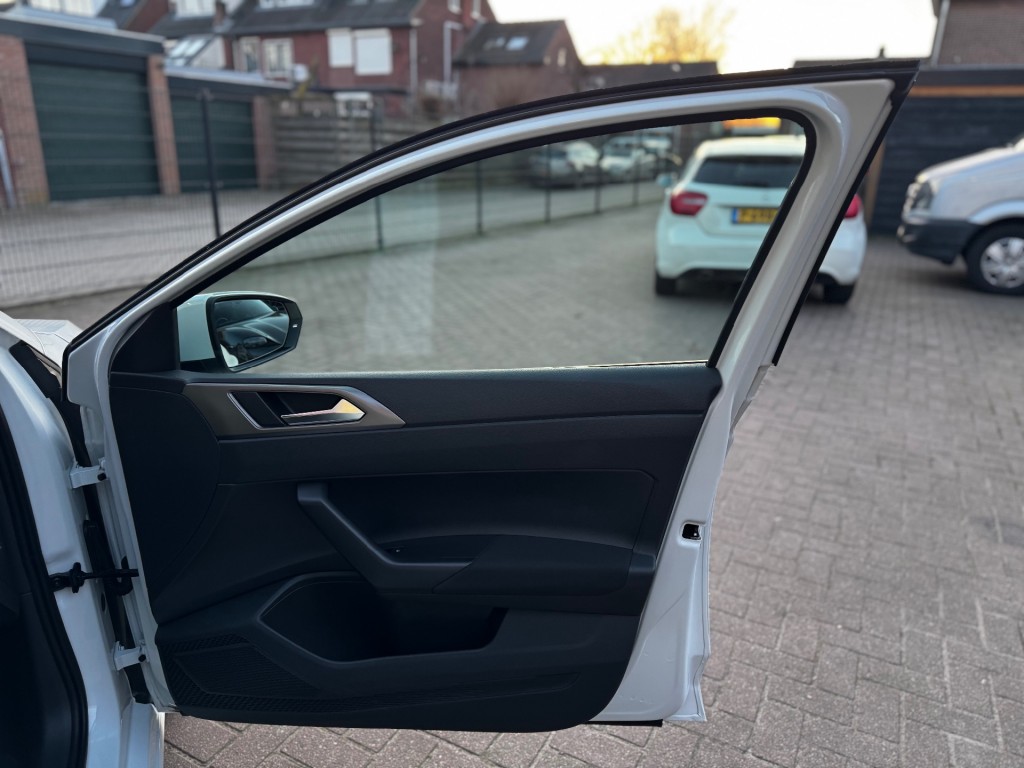 Volkswagen Polo Volkswagen Polo 1.0 TGI COMF.L. BUS.  CNG / CARPLAY / NAVI / ADAP. CRUISECONTROL / LED / DEALERONDERHOUDEN!