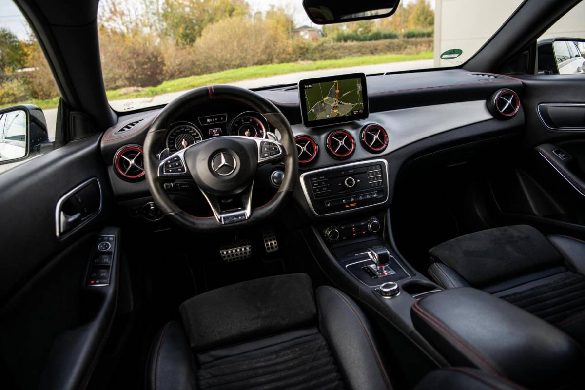 Mercedes-Benz CLA Mercedes CLA 45 AMG 361PK Shooting Brake 4MATIC Xenon Navi Stoelverwarming