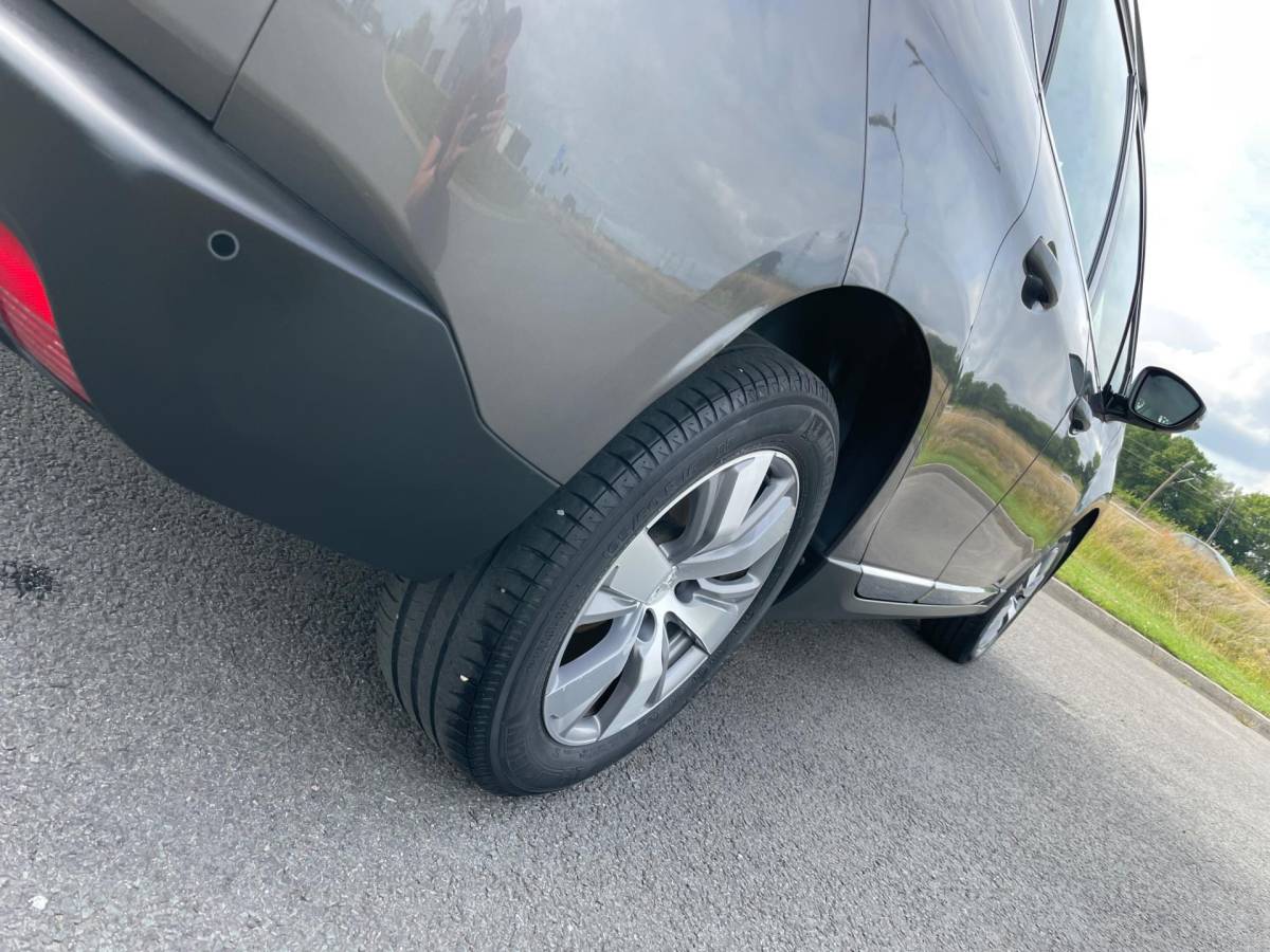 Peugeot 2008 Peugeot 2008 1.2 PureTech Active, Cruise, Pdc, Navi, Lmv, Half leder, Climate control, Goed oh, Mooie kmstand!