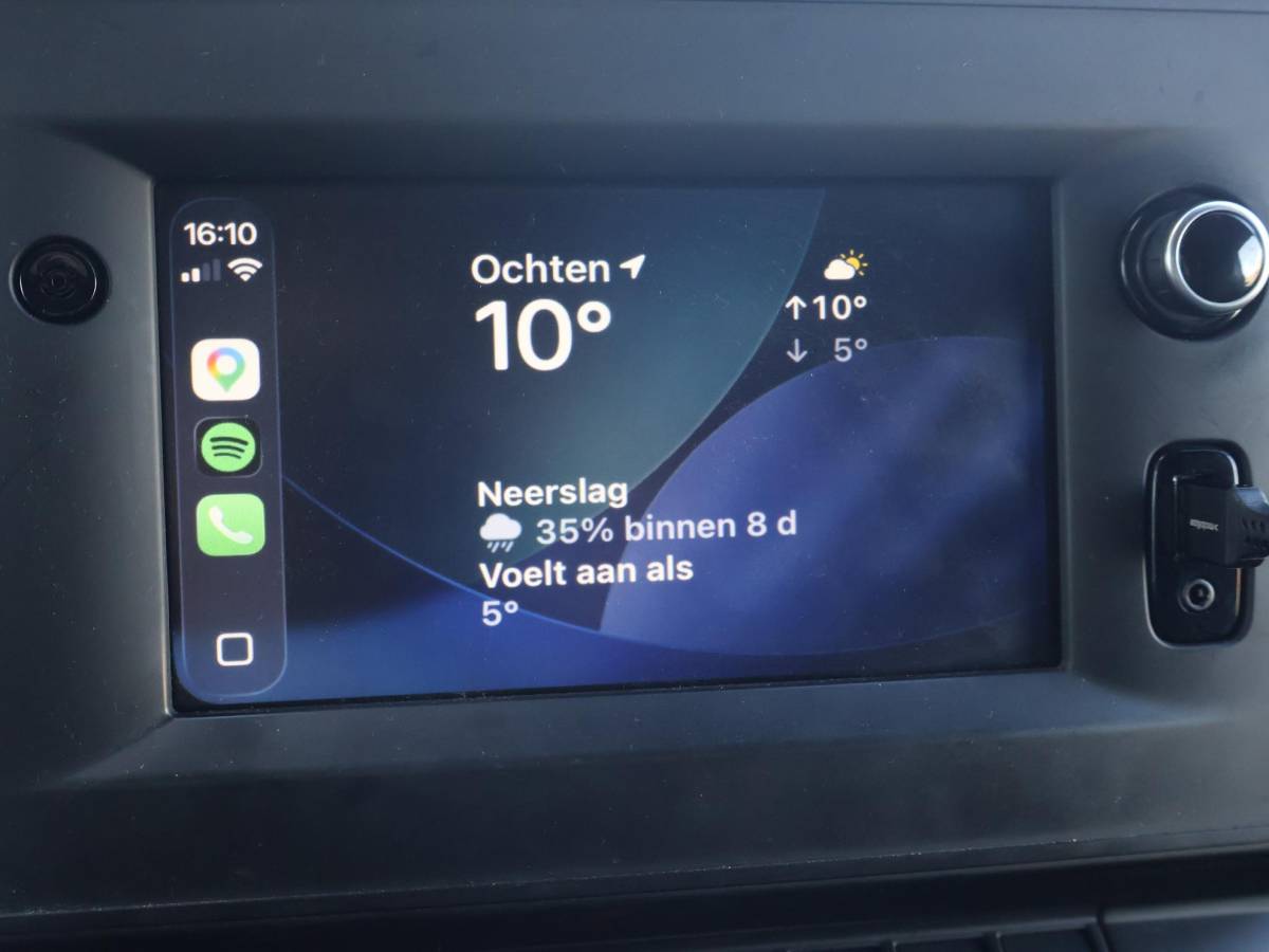 Renault Master Renault Master T35 2.3 dCi 150 PK AUTOMAAT L2H2 + CARPLAY | CAMERA | 2500 KG TREKHAAK | CRUISE | NAVIGATIE