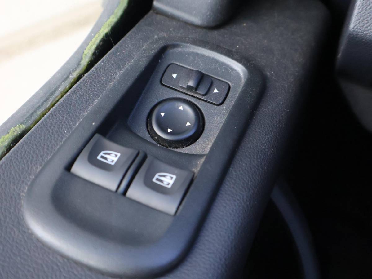 Renault Master Renault Master T35 2.3 dCi 150 PK AUTOMAAT L2H2 + CARPLAY | CAMERA | 2500 KG TREKHAAK | CRUISE | NAVIGATIE
