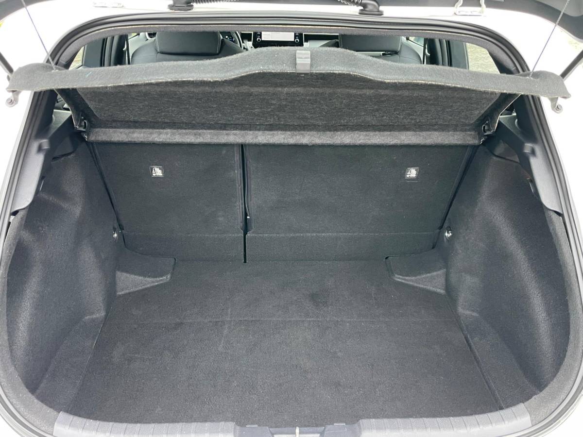 Toyota Corolla Toyota Corolla 1.8 Hybrid Business, Aut, Trekhaak, Acc, Cam, Carplay, Geen import, Nap, Volledig oh!