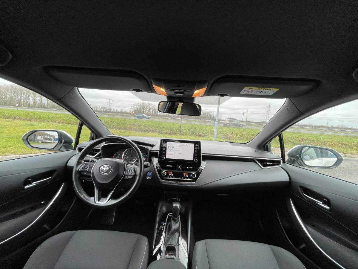 Toyota Corolla Toyota Corolla 1.8 Hybrid Business, Aut, Trekhaak, Acc, Cam, Carplay, Geen import, Nap, Volledig oh!