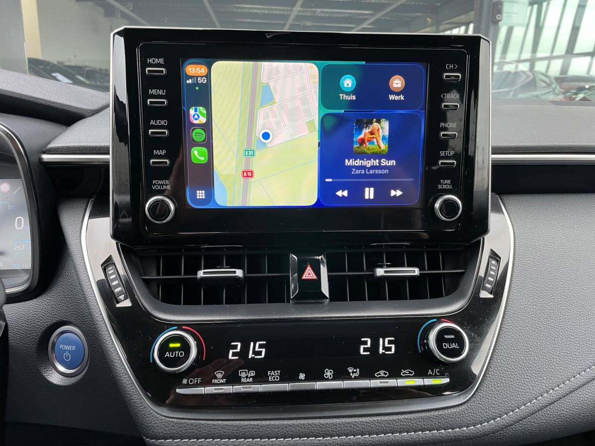 Toyota Corolla Toyota Corolla 1.8 Hybrid Business, Aut, Trekhaak, Acc, Cam, Carplay, Geen import, Nap, Volledig oh!