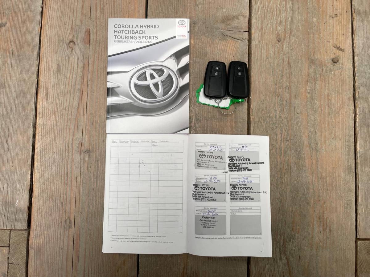 Toyota Corolla Toyota Corolla 1.8 Hybrid Business, Aut, Trekhaak, Acc, Cam, Carplay, Geen import, Nap, Volledig oh!