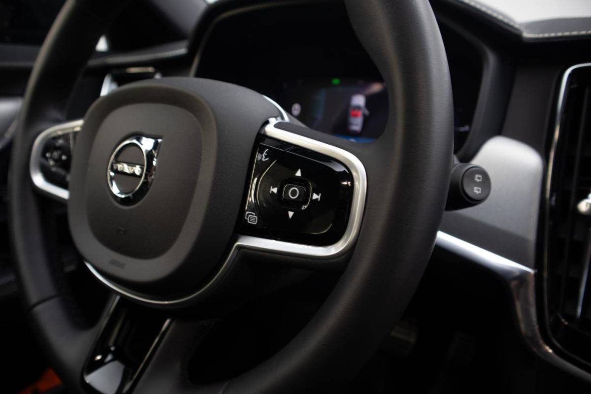 Volvo V90 Volvo V90 2.0 T6 AWD Recharge Plus Dark | SOH 92,2%