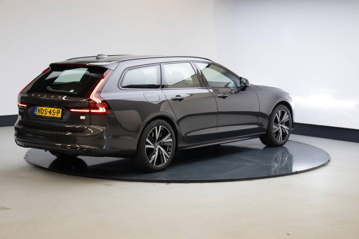 Volvo V90 Volvo V90 2.0 T6 AWD Recharge Plus Dark | SOH 92,2%