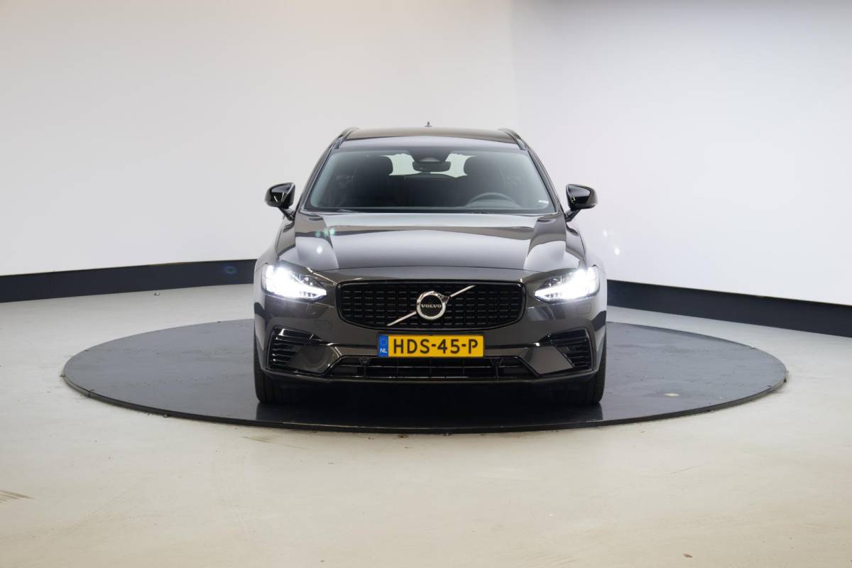 Volvo V90 Volvo V90 2.0 T6 AWD Recharge Plus Dark | SOH 92,2%
