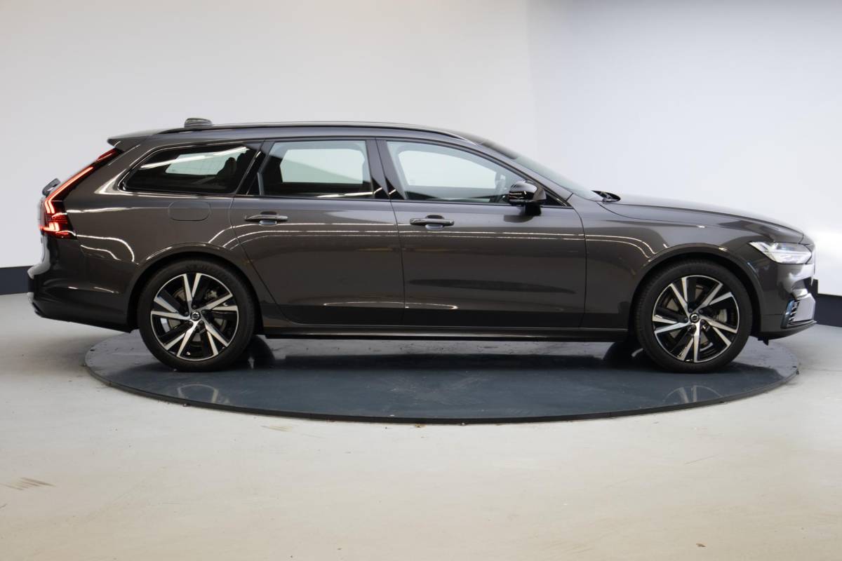 Volvo V90 Volvo V90 2.0 T6 AWD Recharge Plus Dark | SOH 92,2%