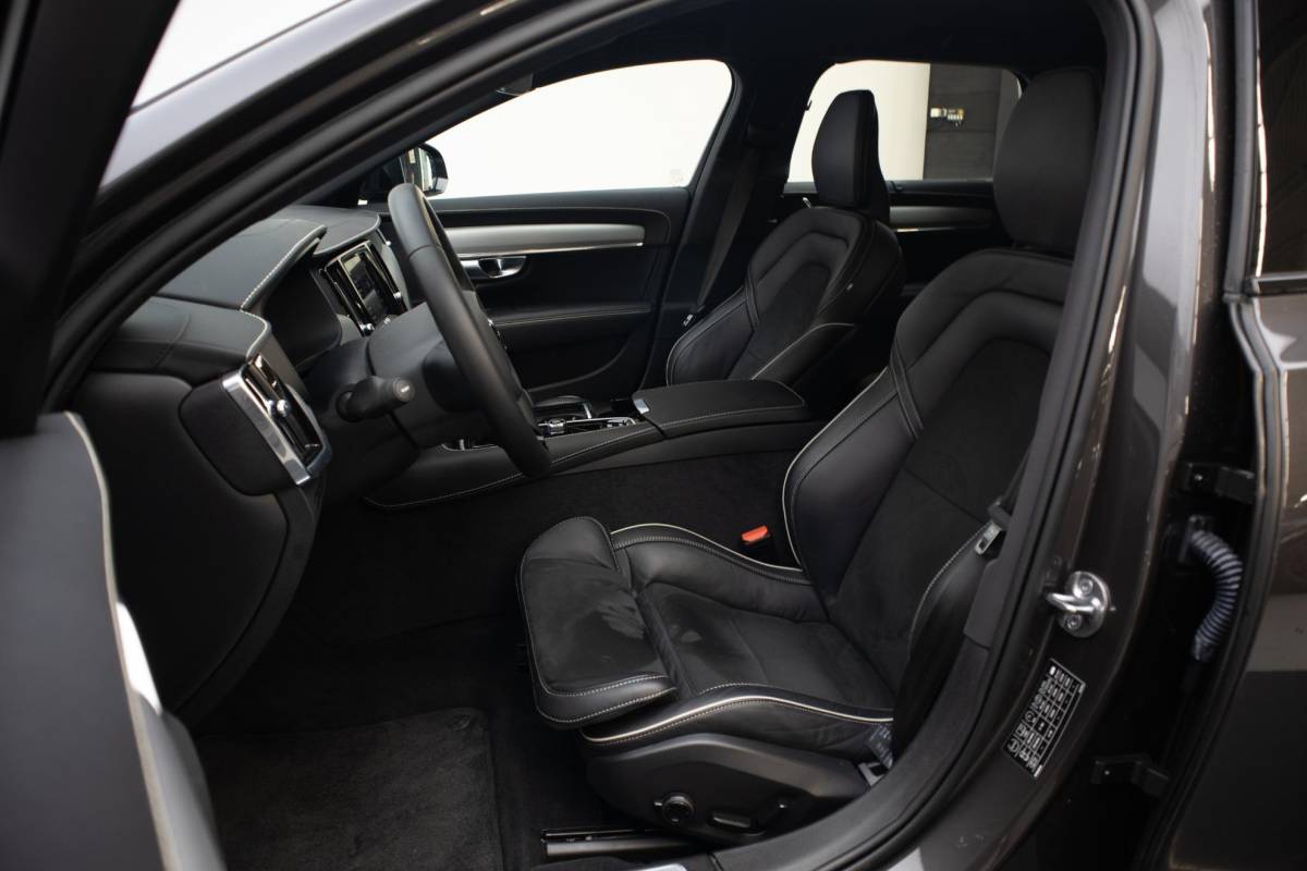 Volvo V90 Volvo V90 2.0 T6 AWD Recharge Plus Dark | SOH 92,2%