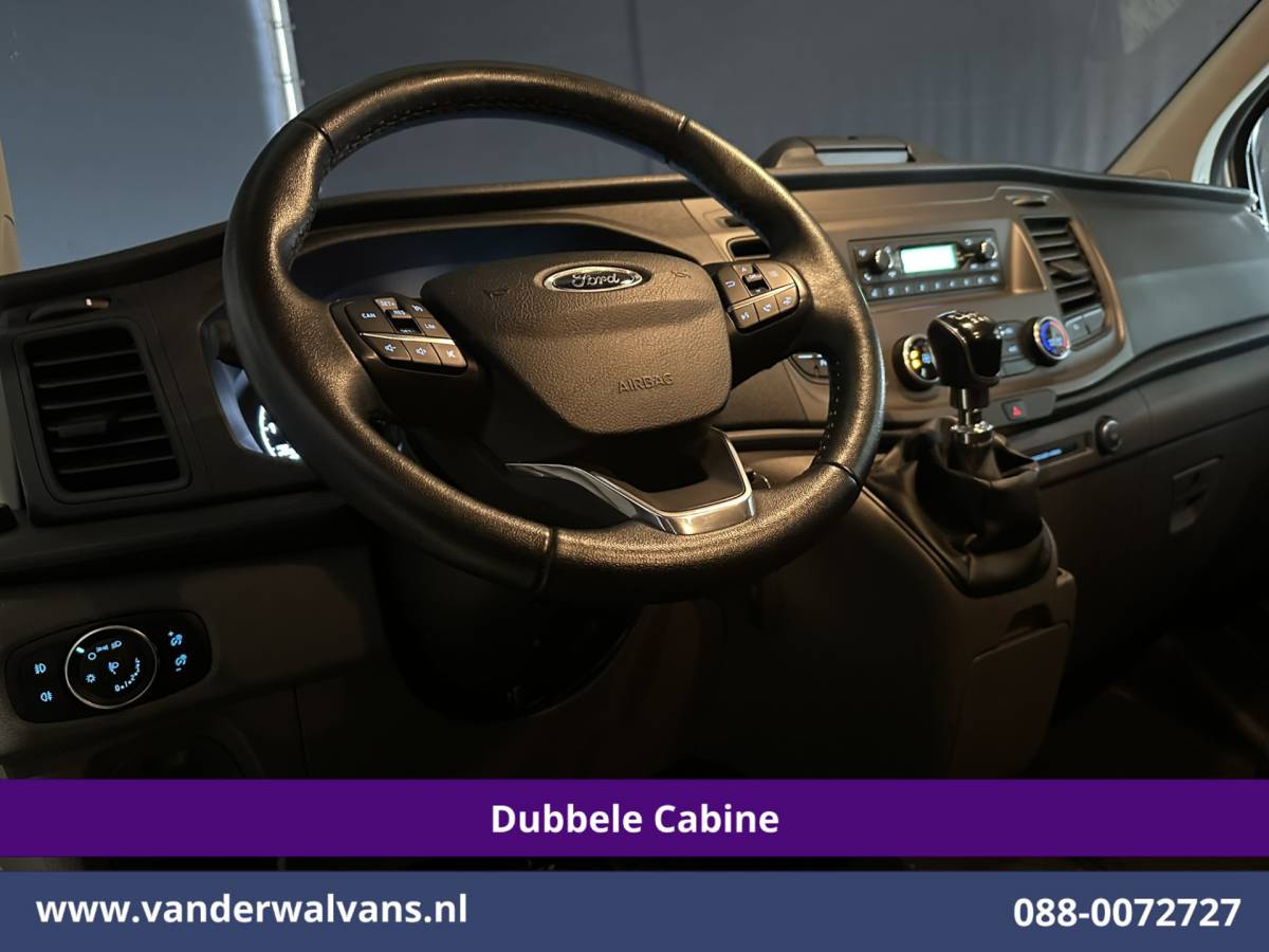 Ford Transit Custom Ford Transit Custom 2.0 TDCI 131pk L2H1 Dubbele Cabine Euro6 Airco | 6-Zits | LED | Cruisecontrol | Verwarmde voorruit Parkeersensoren, Dakdragers, 2800kg trekvermogen