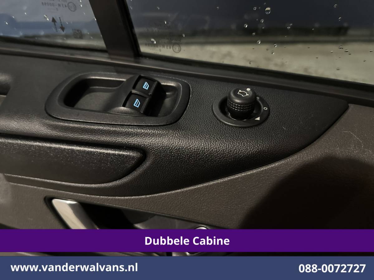 Ford Transit Custom Ford Transit Custom 2.0 TDCI 131pk L2H1 Dubbele Cabine Euro6 Airco | 6-Zits | LED | Cruisecontrol | Verwarmde voorruit Parkeersensoren, Dakdragers, 2800kg trekvermogen
