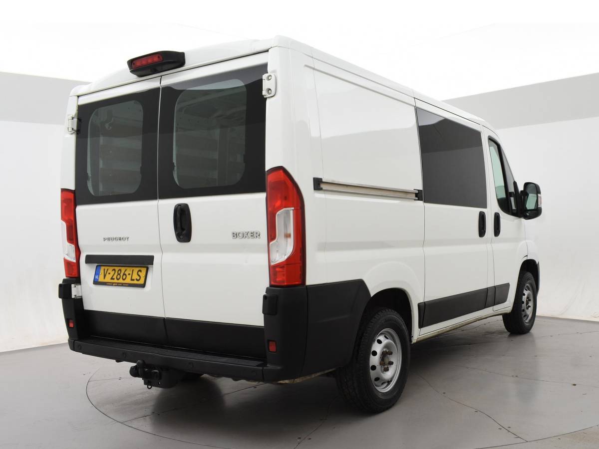 Peugeot Boxer Peugeot Boxer 330 2.0 BLUEHDI 130 PK EURO 6 + CAMERA | TREKHAAK | NAVIGATIE | CRUISE | AIRCO