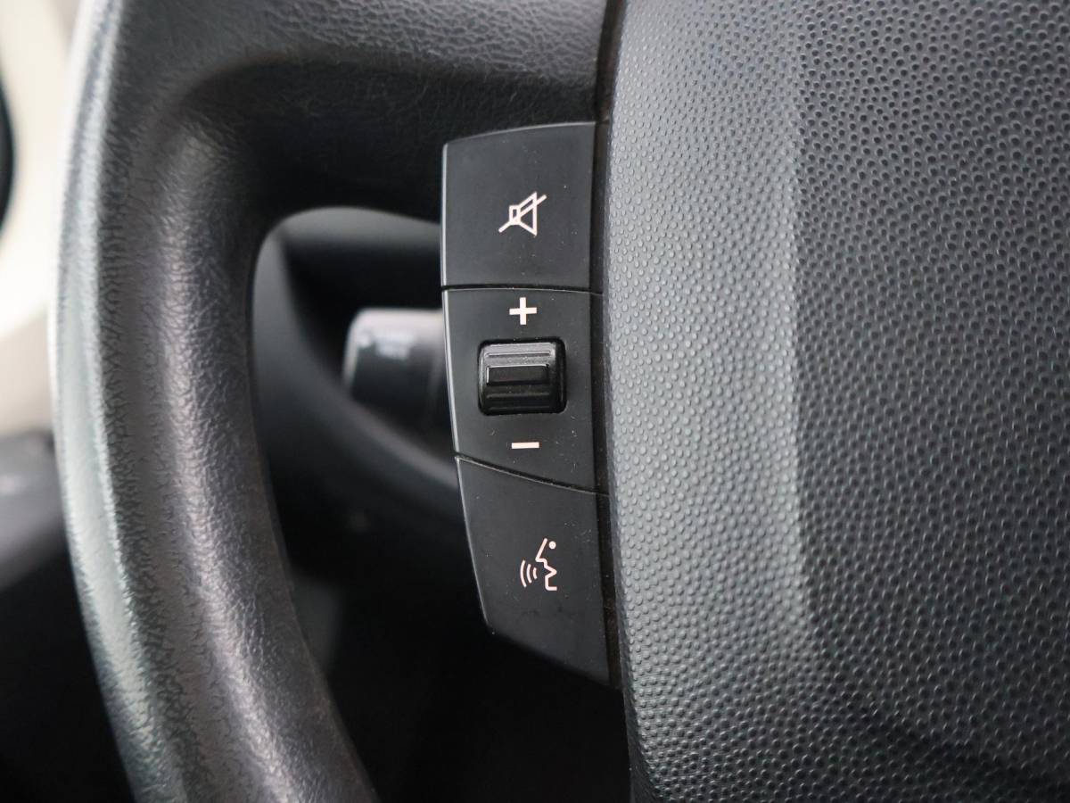 Peugeot Boxer Peugeot Boxer 330 2.0 BLUEHDI 130 PK EURO 6 + CAMERA | TREKHAAK | NAVIGATIE | CRUISE | AIRCO
