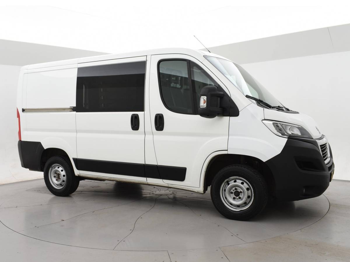 Peugeot Boxer Peugeot Boxer 330 2.0 BLUEHDI 130 PK EURO 6 + CAMERA | TREKHAAK | NAVIGATIE | CRUISE | AIRCO