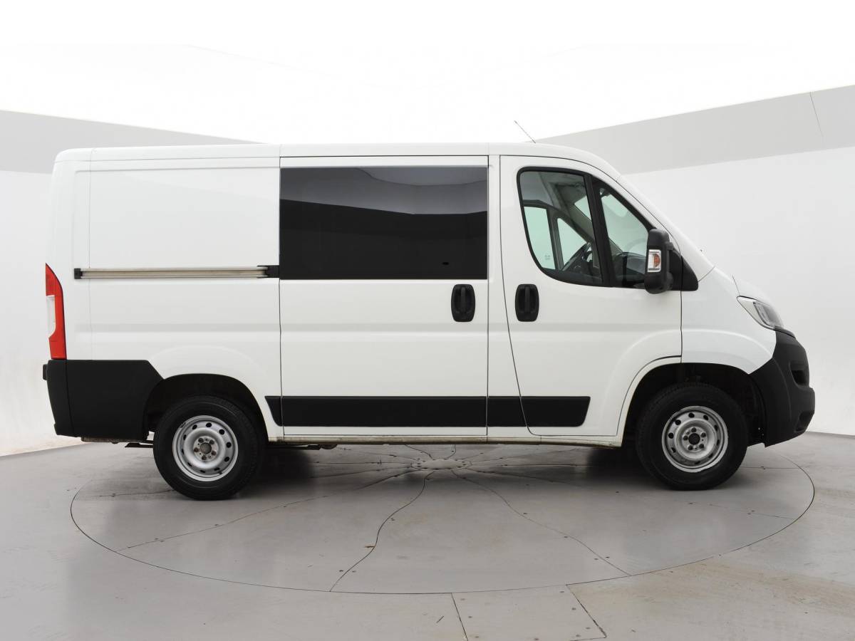 Peugeot Boxer Peugeot Boxer 330 2.0 BLUEHDI 130 PK EURO 6 + CAMERA | TREKHAAK | NAVIGATIE | CRUISE | AIRCO